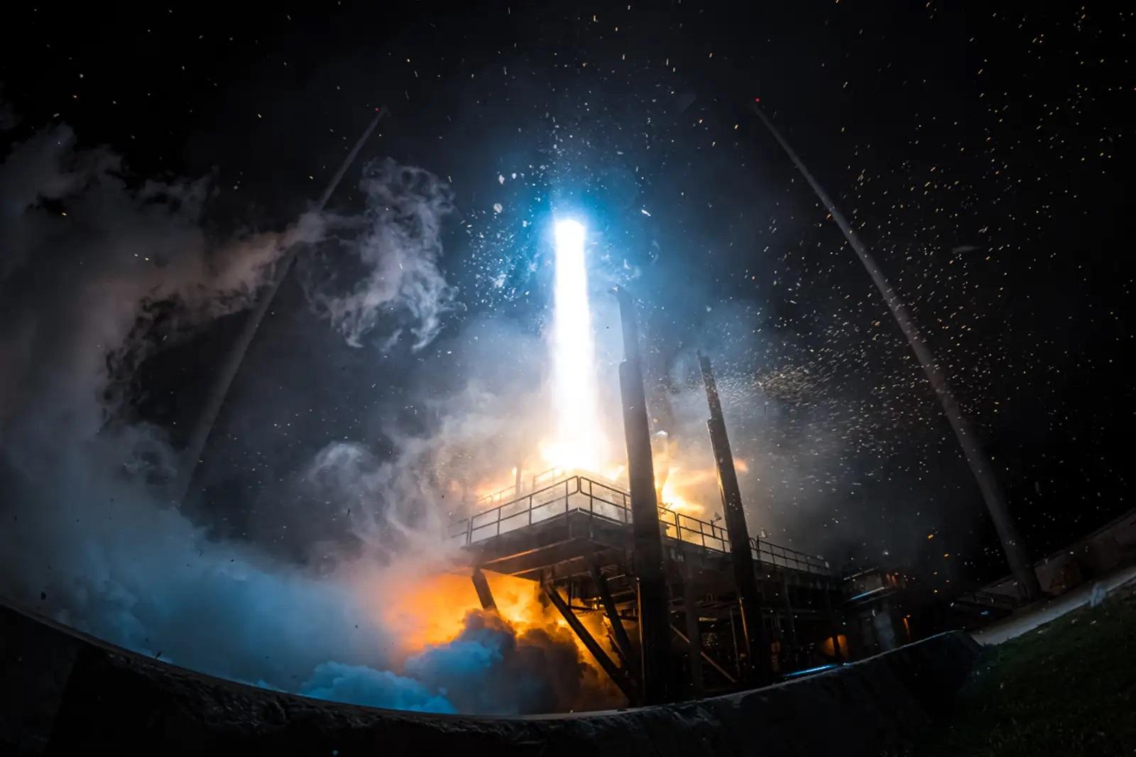 美しく幻想的な写真で振り返る2023年の宇宙開発ニュース | ギズモード