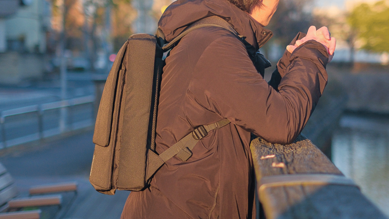 バッグ PleatPack slim one デザインも収納性もグッド！ マグネットで容量拡張もできる
