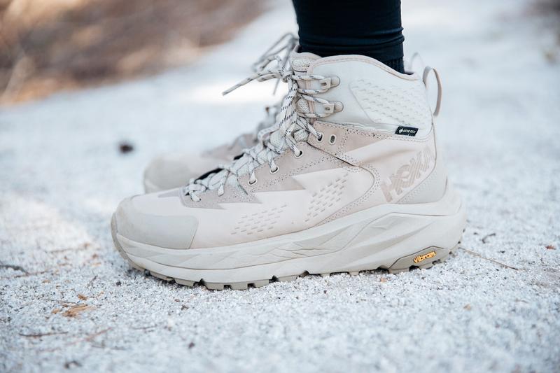 HOKAの新作シューズ、この1足で山も街も楽しめちゃう | ギズモード