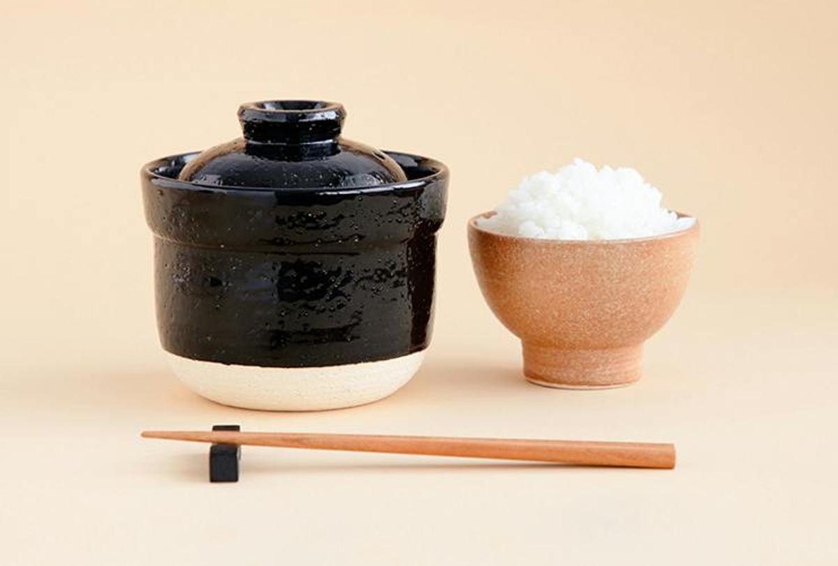 極上のごはんをレンジで手軽に実現！ 直火炊きも上回れる伊賀焼から 