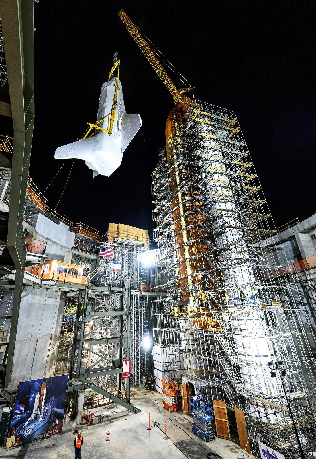 ロケットの博物館にスペースシャトル立つ | ギズモード・ジャパン