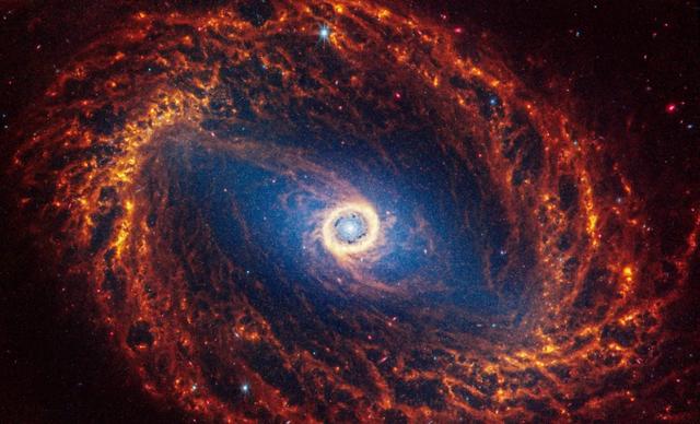 息を呑む美しさ。ウェッブ宇宙望遠鏡が捉えた渦巻銀河の神秘 