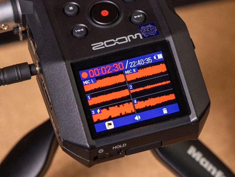 6人の歌声を同時録音可能な最強ハンディレコーダー | ギズモード 6人の歌声を同時録音可能な最強ハンディレコーダー | ギズモード