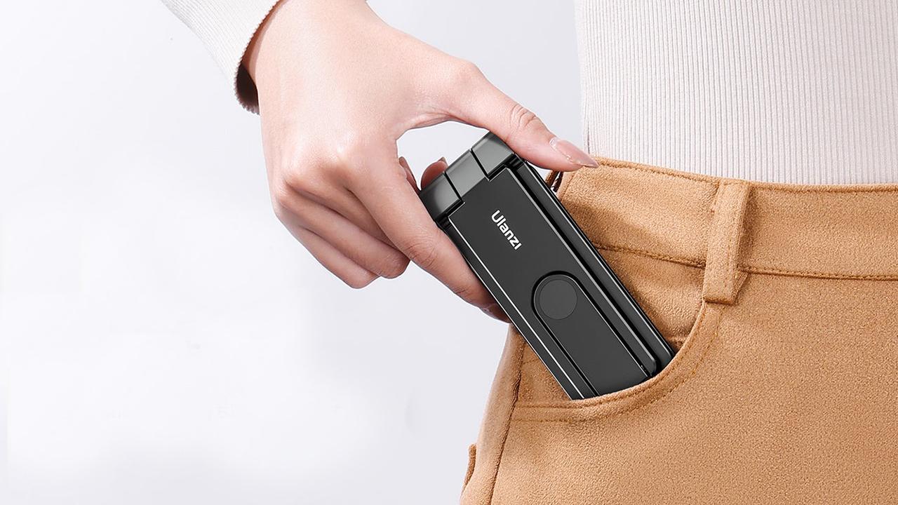 いつでも一緒。ポケットに入る1台三役のスマホ用スタンド