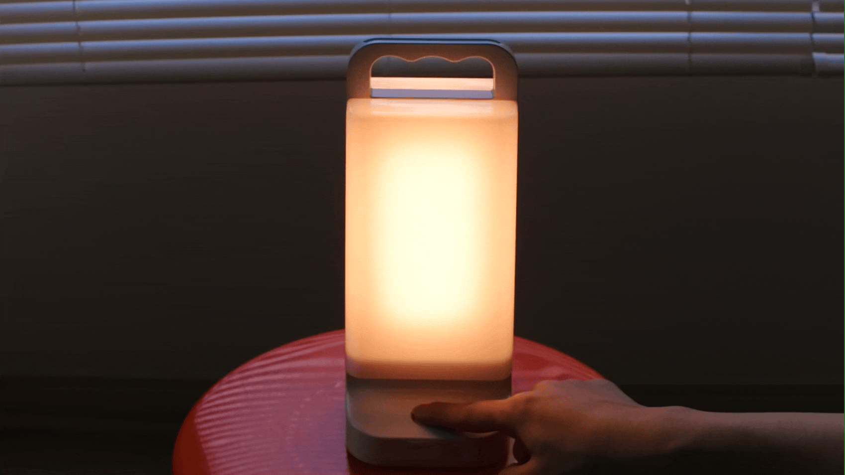 防災の強い味方。太陽光で充電できる｢LEDライト兼モバイルバッテリー