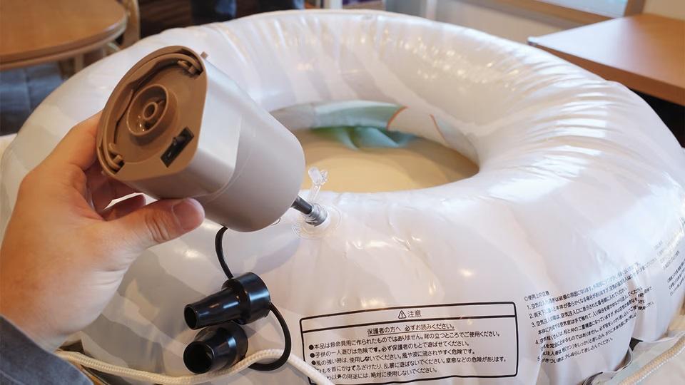 Amazon.co.jp: [retoo] エアーベッド 電動 自動膨張 極厚 40cm エアベッド 補修キットボタン式 脱着エアーポップ 来客用  アウトドア キャンプ 寝心地 コンパクト 充電式 (プレミアム（Micro Fabric）, キング) : スポーツ＆アウトドア