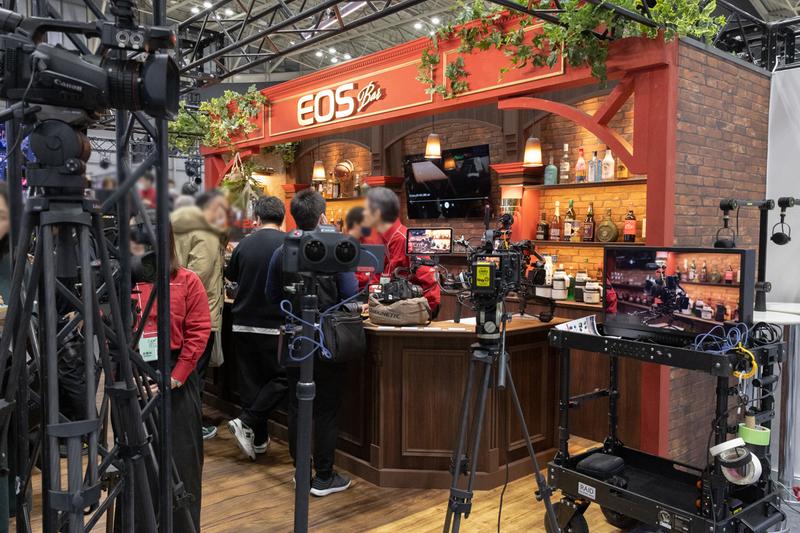 CP+のキヤノンブースが「写真派だけど動画にも手を出したい」勢に親切すぎる | ギズモード・ジャパン
