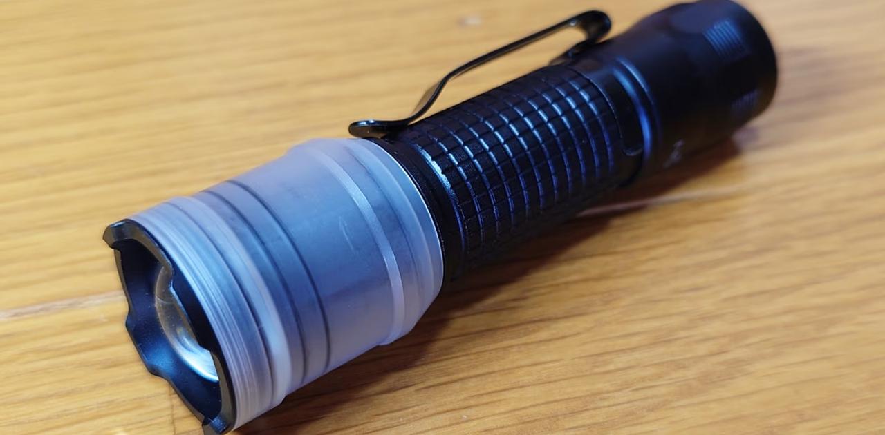 テレスコピック構造で可変する照射角と到達距離。新機軸のLEDライト「XENON C6」