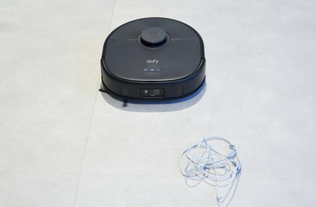10万円以下で売っていいスペックじゃない。Ankerのハイエンド掃除ロボ  