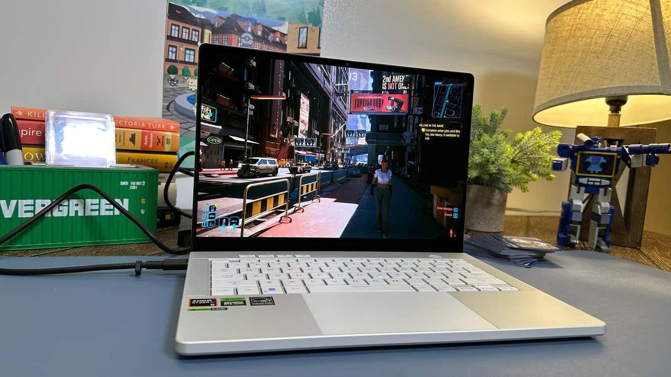 デザインと性能のバランスがいい14インチゲーミングノートPC