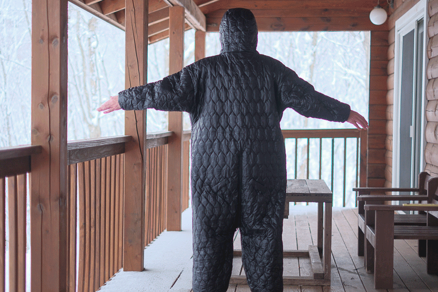 あったか幸せ。快適に動ける宇宙服素材入りの着る寝袋「ムササビー」を試してみた