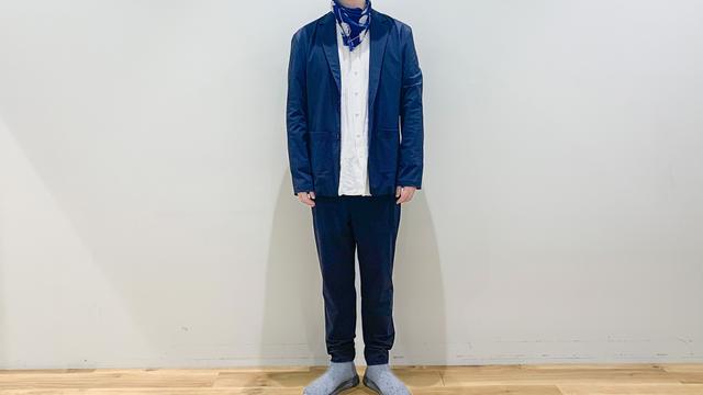 窮屈なセットアップからの卒業。伸縮自在、乾きも速いジャケット 