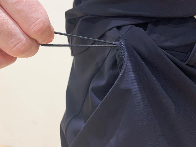 窮屈なセットアップからの卒業。伸縮自在、乾きも速いジャケット 