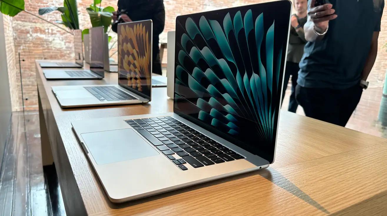 13インチと15インチ…MacBook Air買うならさあどっち 13インチと15インチ…MacBook Air買うならさあどっち