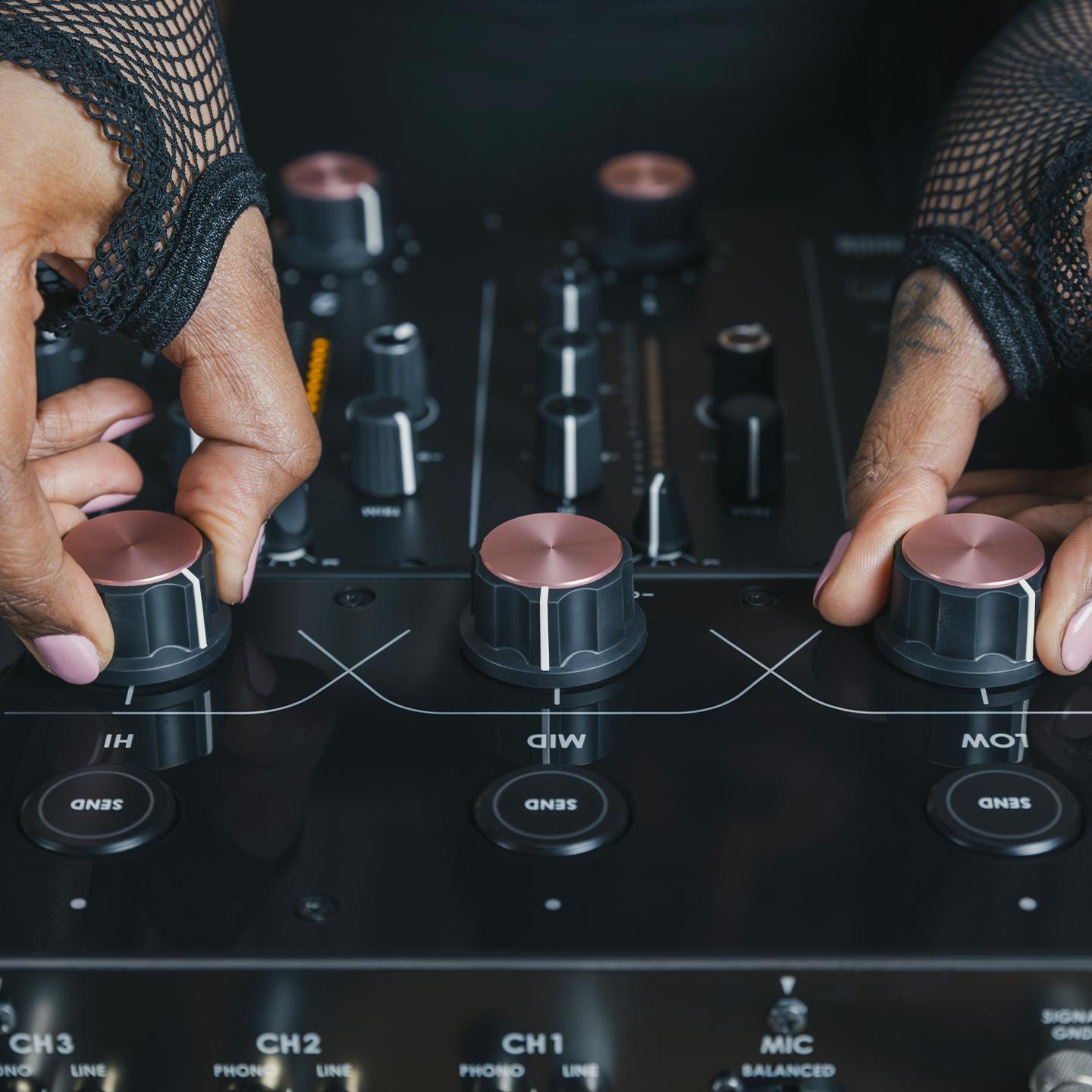 天才エンジニアの流れを汲む極上サウンドのDJミキサー | ギズモード