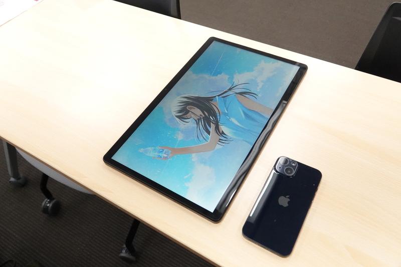 15.6インチのタブレットって何するの？→シンプルに動画を楽しむのが