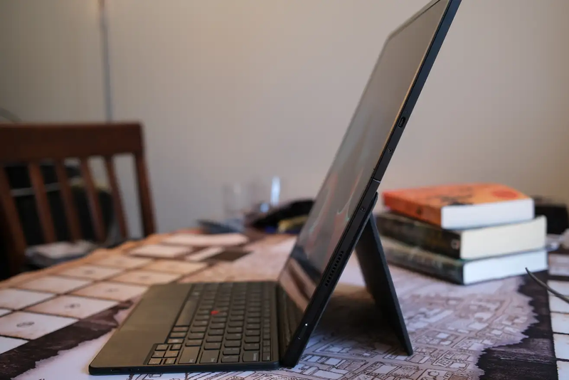 折りたたみPCって微妙だな…。「Lenovo ThinkPad X1 Fold 16」レビュー 折りたたみPCって微妙だな…。「Lenovo ThinkPad X1 Fold 16」レビュー