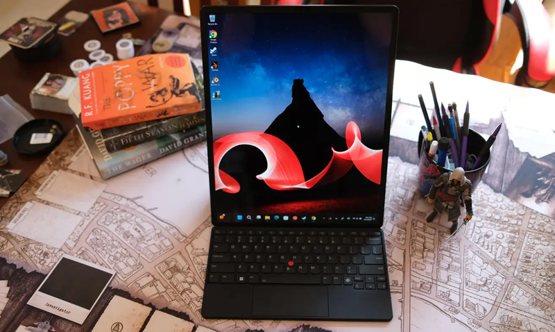 折りたたみPCって微妙だな…。「Lenovo ThinkPad X1 Fold 16」レビュー