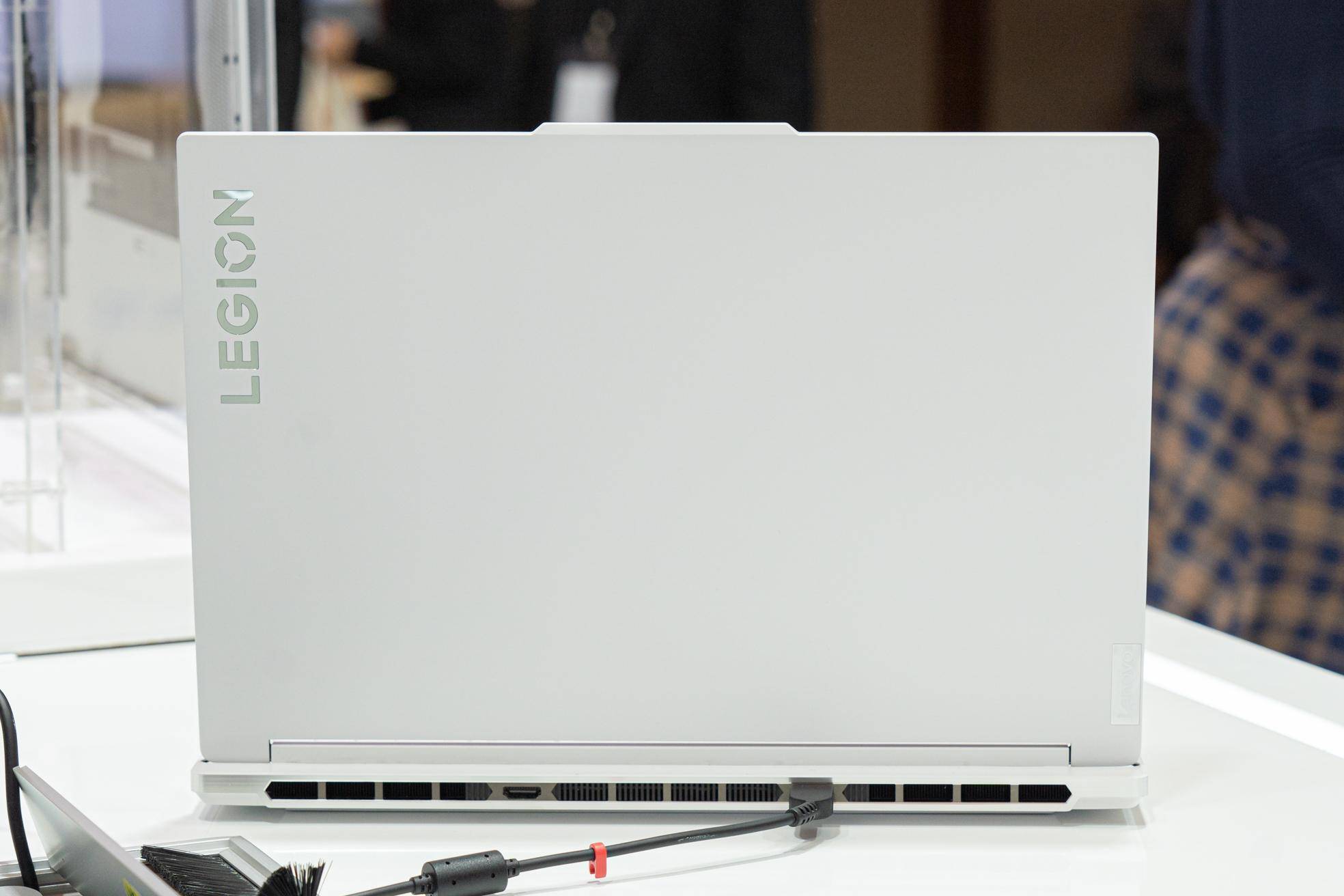 Lenovo ノートPC ホワイト Windows搭載 すっきりデザイン、でもパワフル。レノボの｢白いゲーミングノートPC｣が