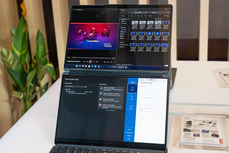これってどうやって立ってるの？」2画面ノートPCの謎を究明してきた 