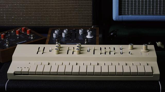 純白のかわいいシンセサイザーは見た目に寄らず実力派 | ギズモード