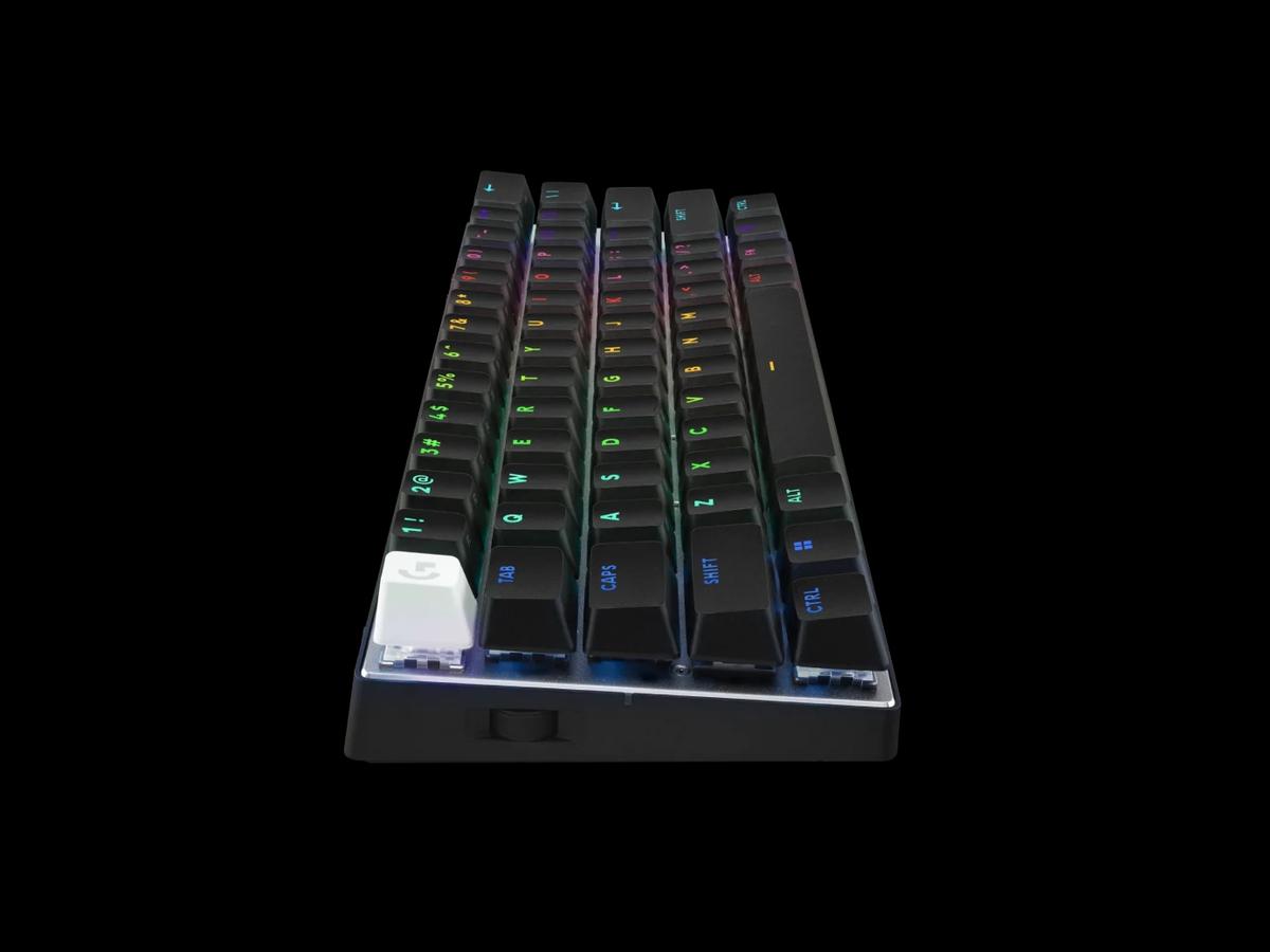 ゲーマー目線のHHKB風ミニマムキーボードはカスタムし放題 