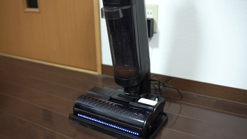 床掃除もラクラク！ 液体吸引・水拭き・高温スチーム掃除も