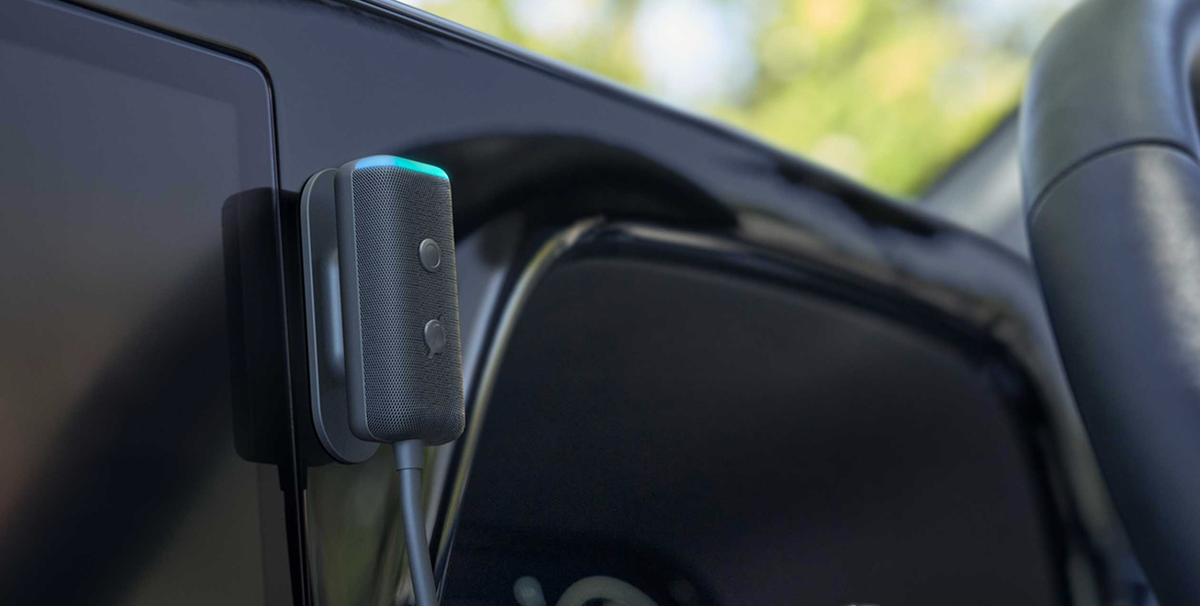 Echo Autoなら運転中も「アレクサ、音楽かけて」ができるよ。充電