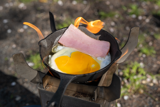 自宅やキャンプで本格窯焼きピザはいかが？ ガスコンロ＆自動