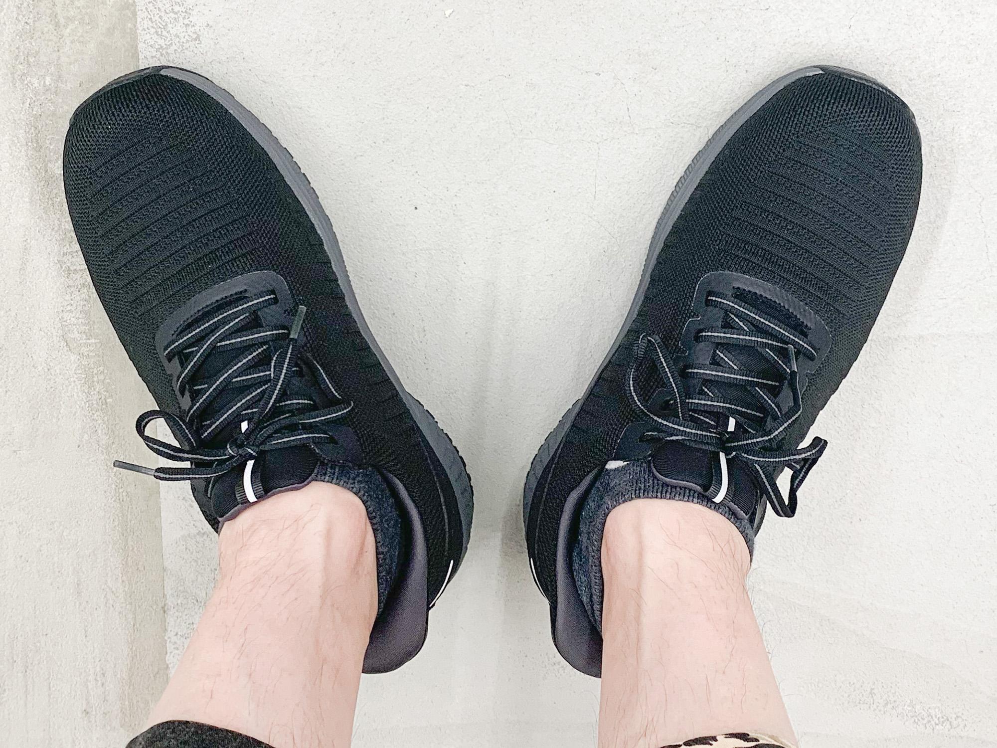 ハンズフリーで屈まずにスッと履ける。ストレスゼロなスニーカー