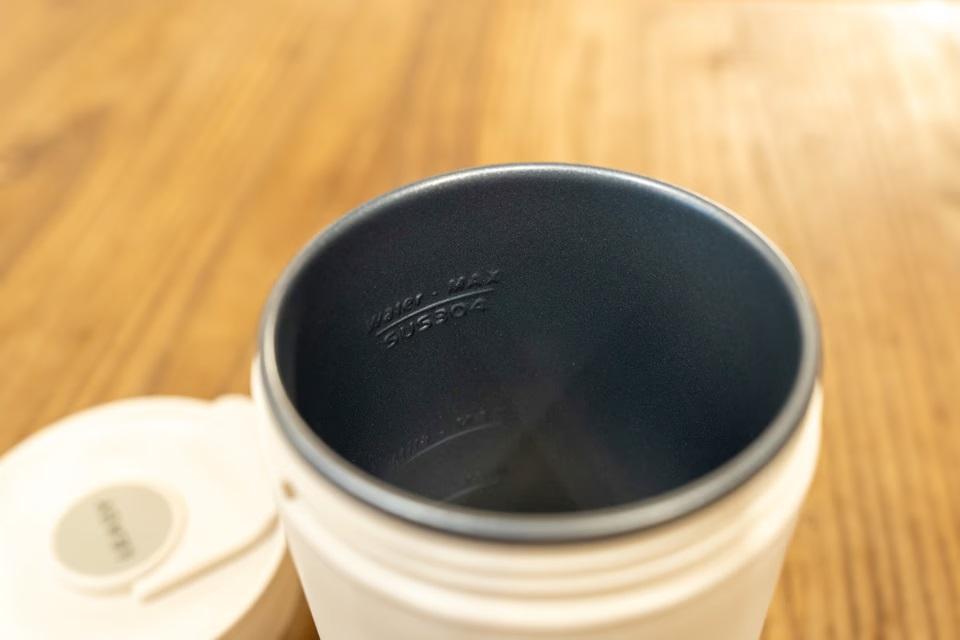 3分で濃厚ミルク泡が完成。ミルクフォーマーは全自動＆タンブラー