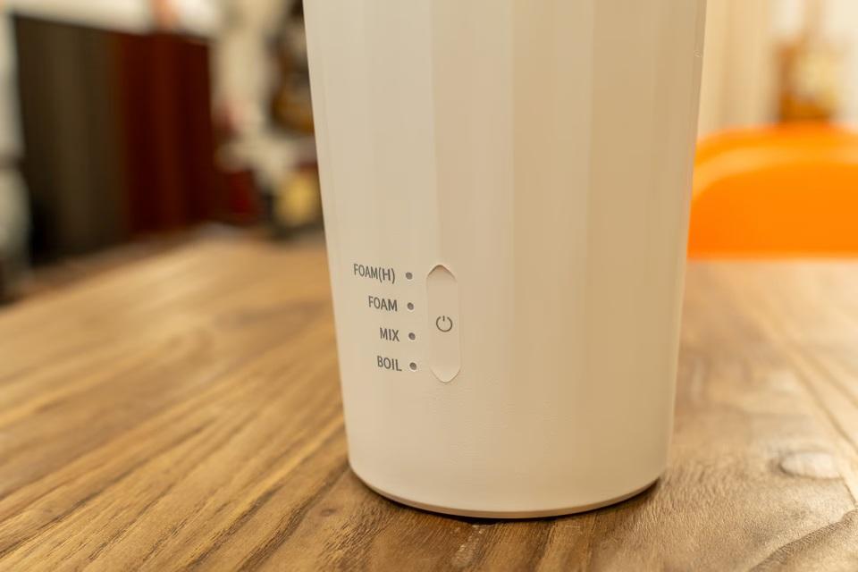 3分で濃厚ミルク泡が完成。ミルクフォーマーは全自動