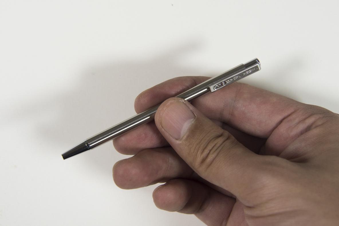超スマートなボールペンとミニメモ帳で、理想のメモセットが完成