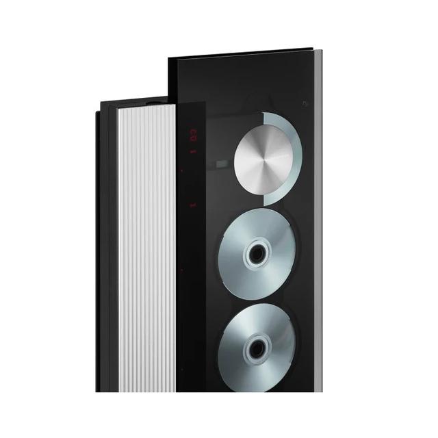 佇まいにうっとり。B&Oのタワー型CDチェンジャーが高級車価格で 佇まいにうっとり。B&Oのタワー型CDチェンジャーが高級車価格で