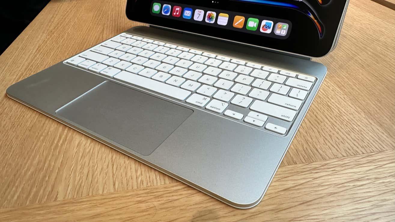 写真多数。新型iPad Proを見て触ってきた。思ってる以上に薄くて軽い 写真多数。新型iPad Proを見て触ってきた。思ってる以上に薄くて軽い