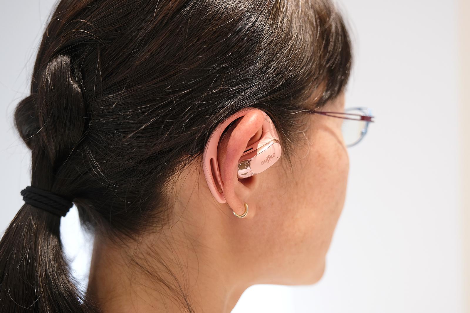 Shokzから新しい｢耳をふさがないイヤホン｣。カジュアルなオープン