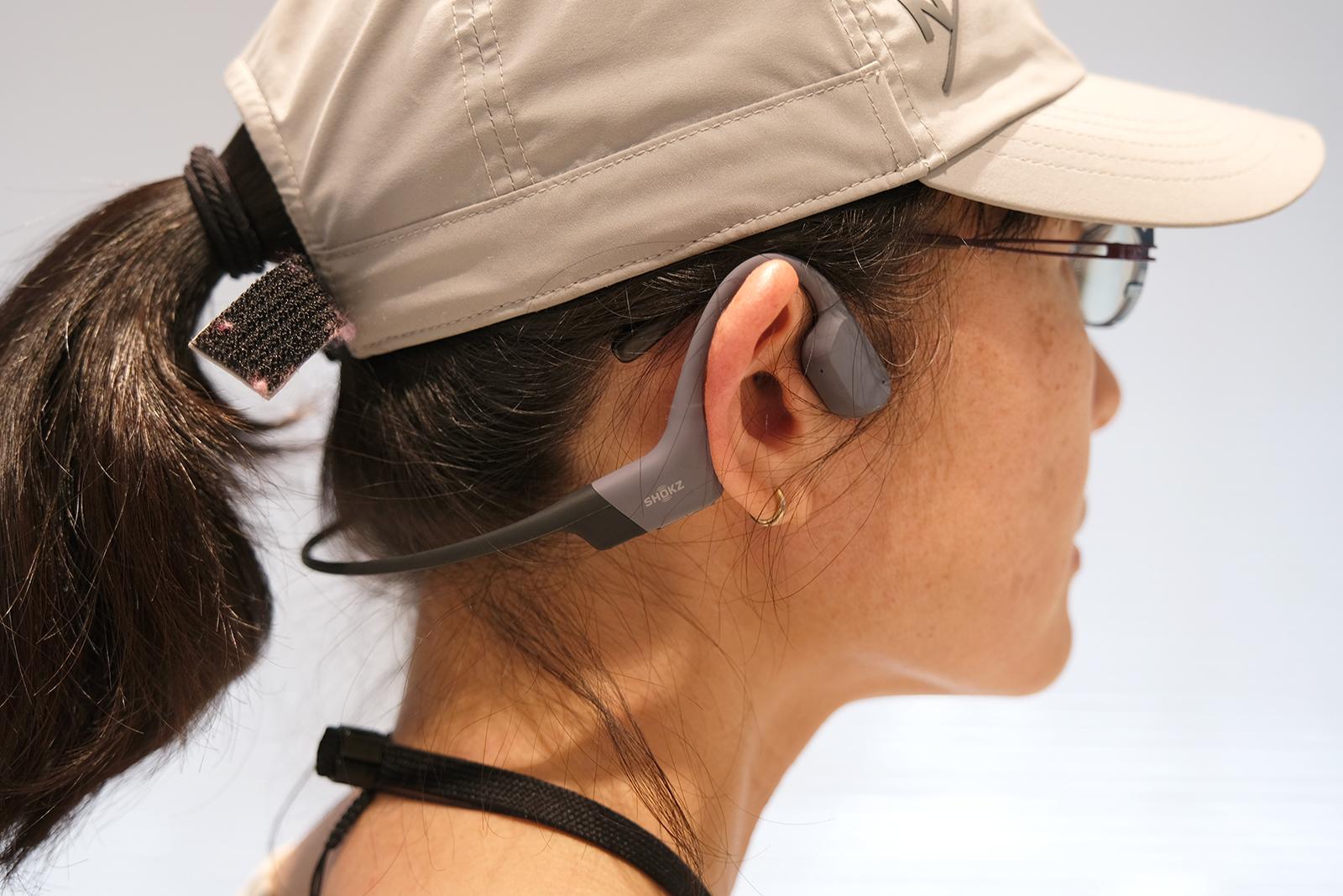 Shokzから新しい｢耳をふさがないイヤホン｣。カジュアルなオープン