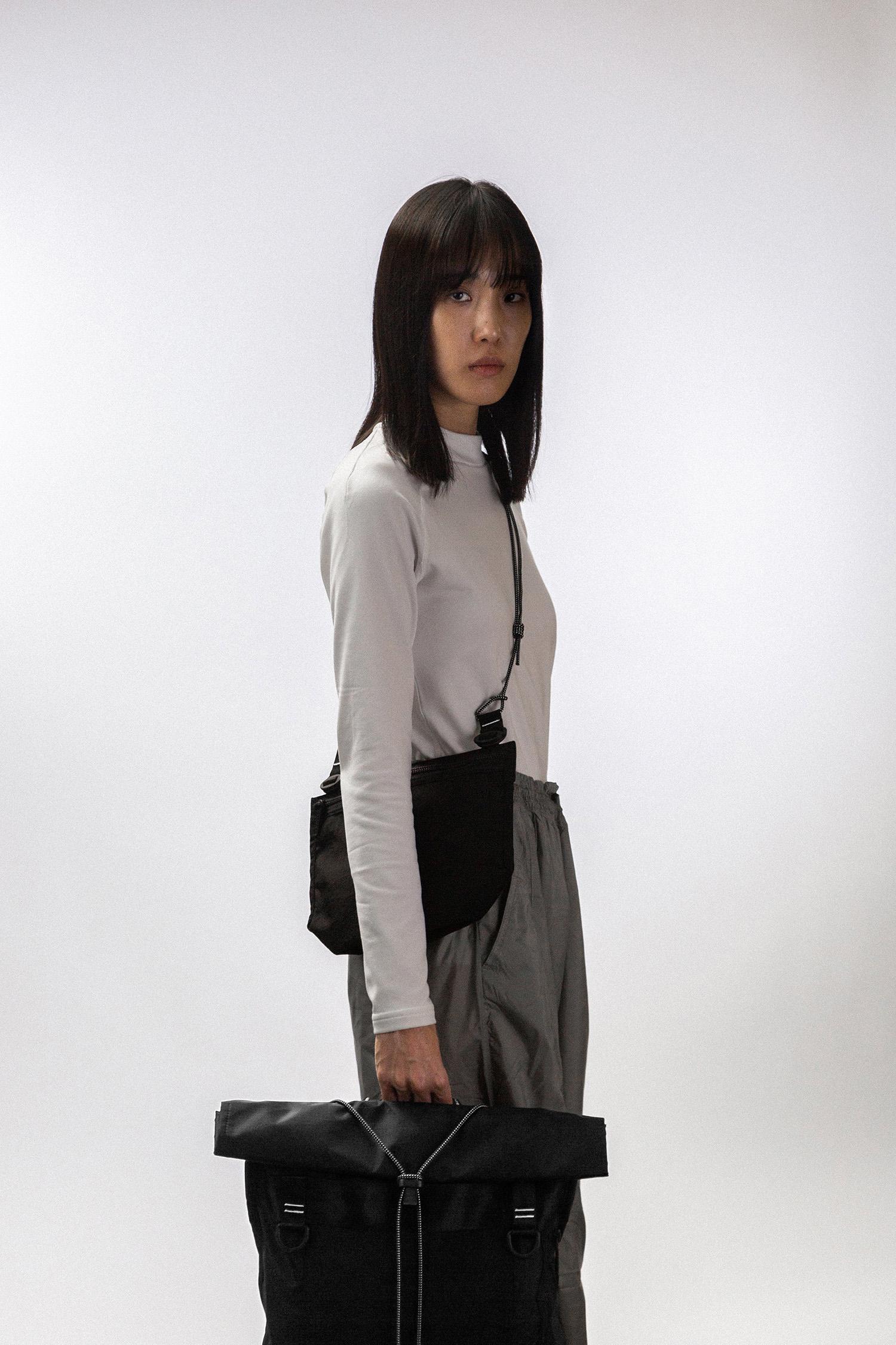 FREITAG シンプルバックパック ベージュ・黒 大人が選ぶべきハイ