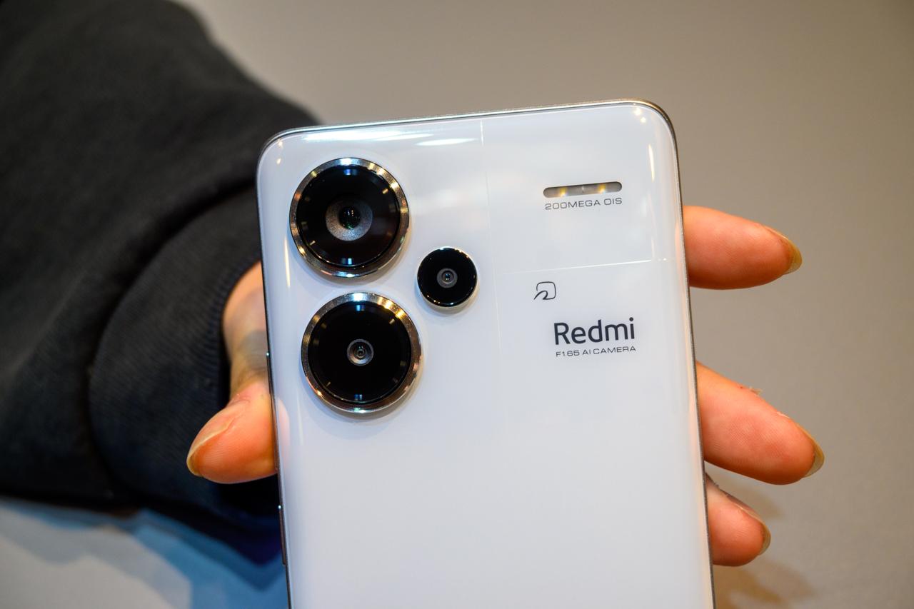 2億画素のカメラがついたスマホが4万1800円から買えるってすごい