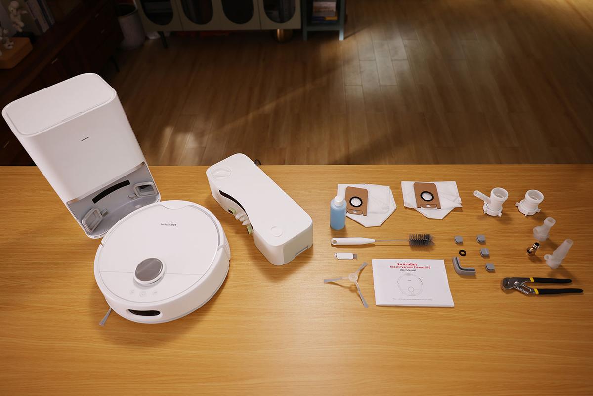 完全自動ロボット掃除機は水交換まで不要に。「SwitchBot S10」で未来 