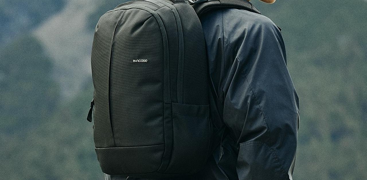 Apple公認のバックパック。シーンやフィールドで使える工夫が Apple公認のバックパック。シーンやフィールドで使える工夫が