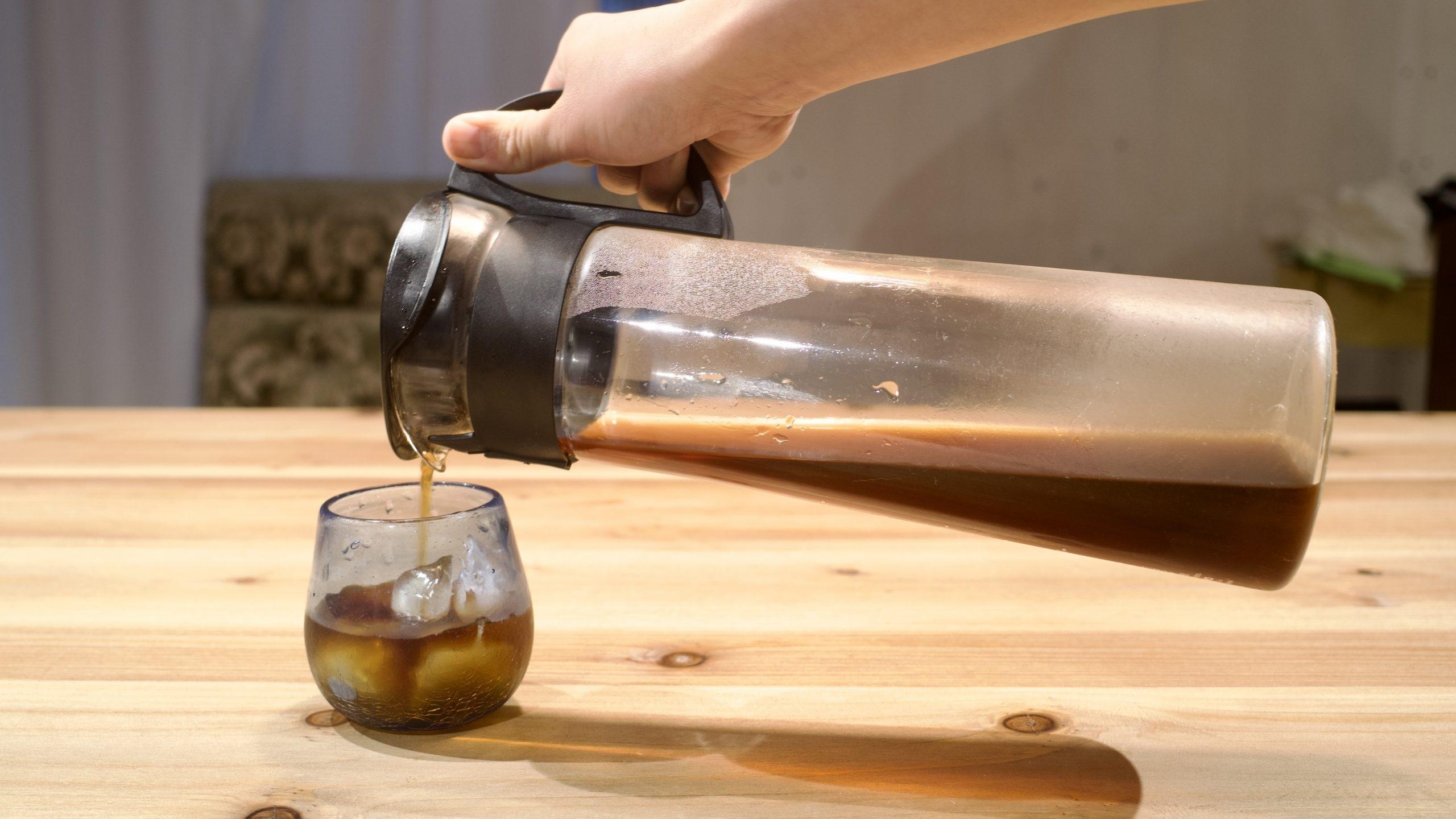 粉と水を入れて待つだけ。HARIOのコーヒーポットで朝からお店みたいな水出しコーヒーが楽しめるよ