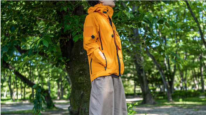 新品UPPERVOID C++2.1ハードシェル ジャケットXL アウトドア デザイン賞受賞。スタイリッシュでも機能性抜群、人生最後のアウトドア