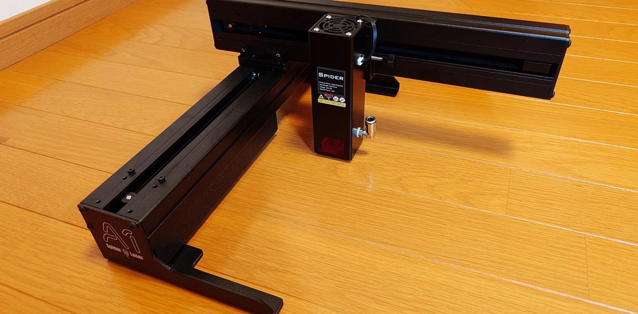 レーザー彫刻をデスクの上で。DIYにピッタリなレーザー加工機を試して 