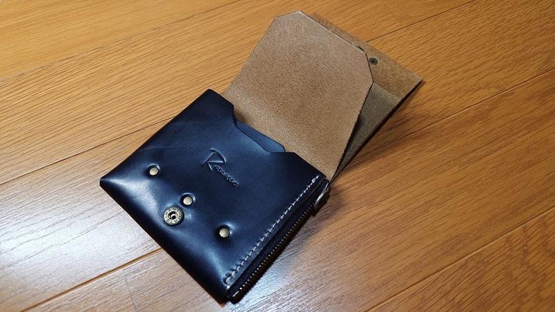 キャッシュレス時代の新機軸コンパクト財布。軽い、小さい、使いやすい