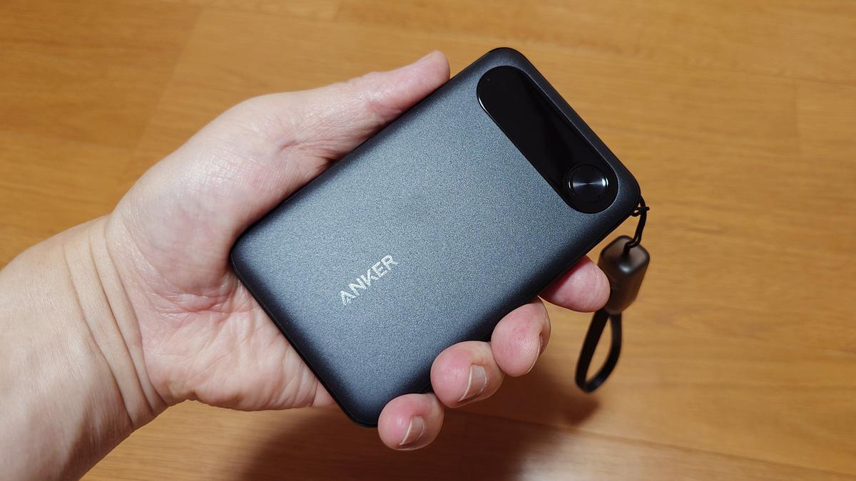 1円玉の直径より薄いのに、大容量。Ankerの優秀モバイルバッテリーが2 1円玉の直径より薄いのに、大容量。Ankerの優秀モバイルバッテリーが2