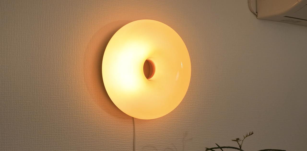 売り切れ続出。IKEAのドーナツ型ランプで、省スペースに趣をプラス 