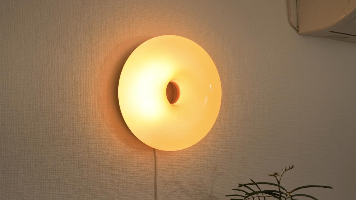 売り切れ続出。IKEAのドーナツ型ランプで、省スペースに趣をプラス 