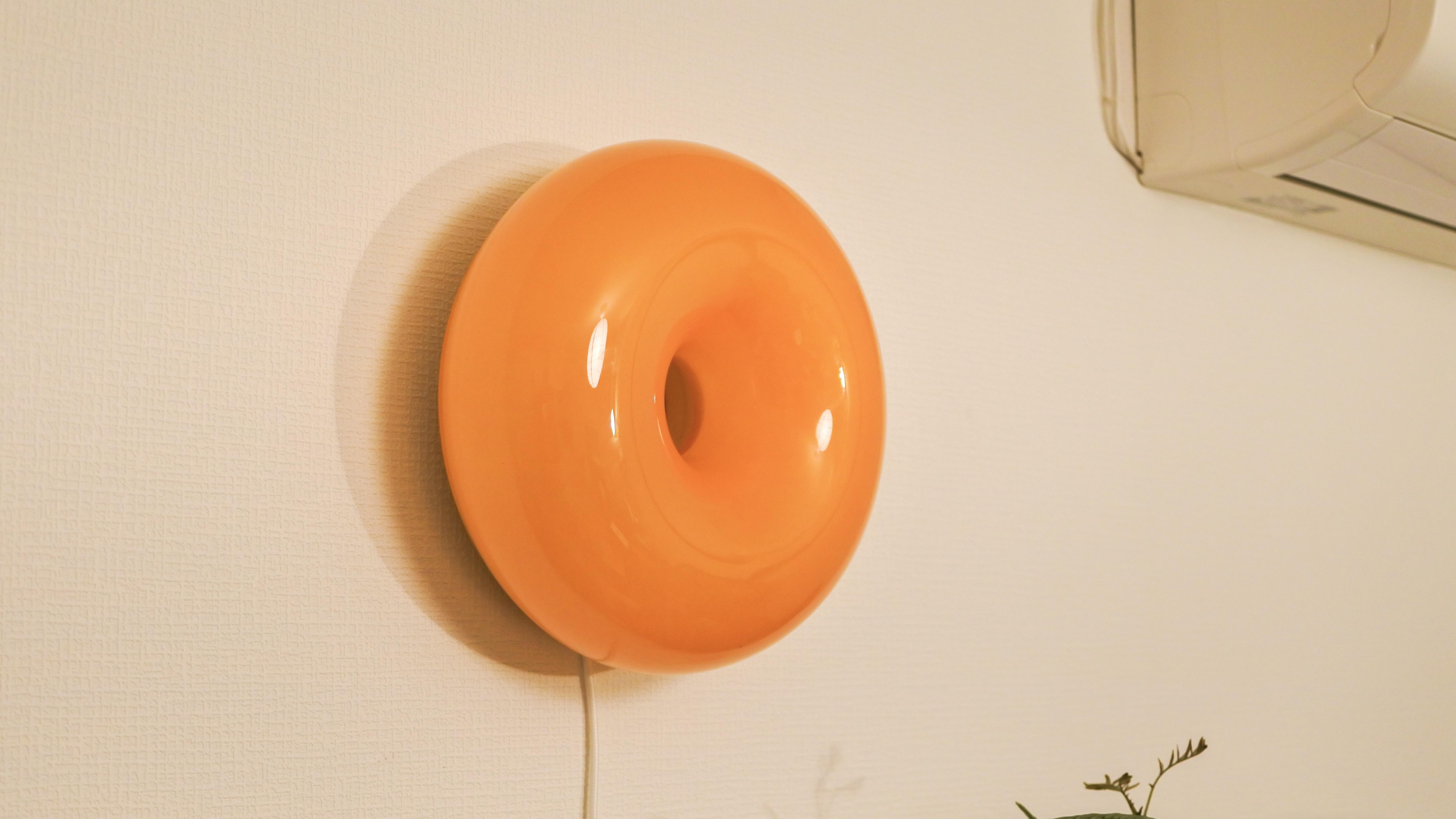 売り切れ続出。IKEAのドーナツ型ランプで、省スペースに趣を