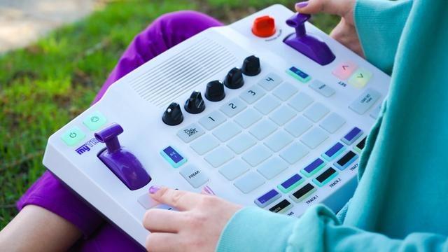 インスピレーションに従って作曲。見た目もかわいい音楽制作